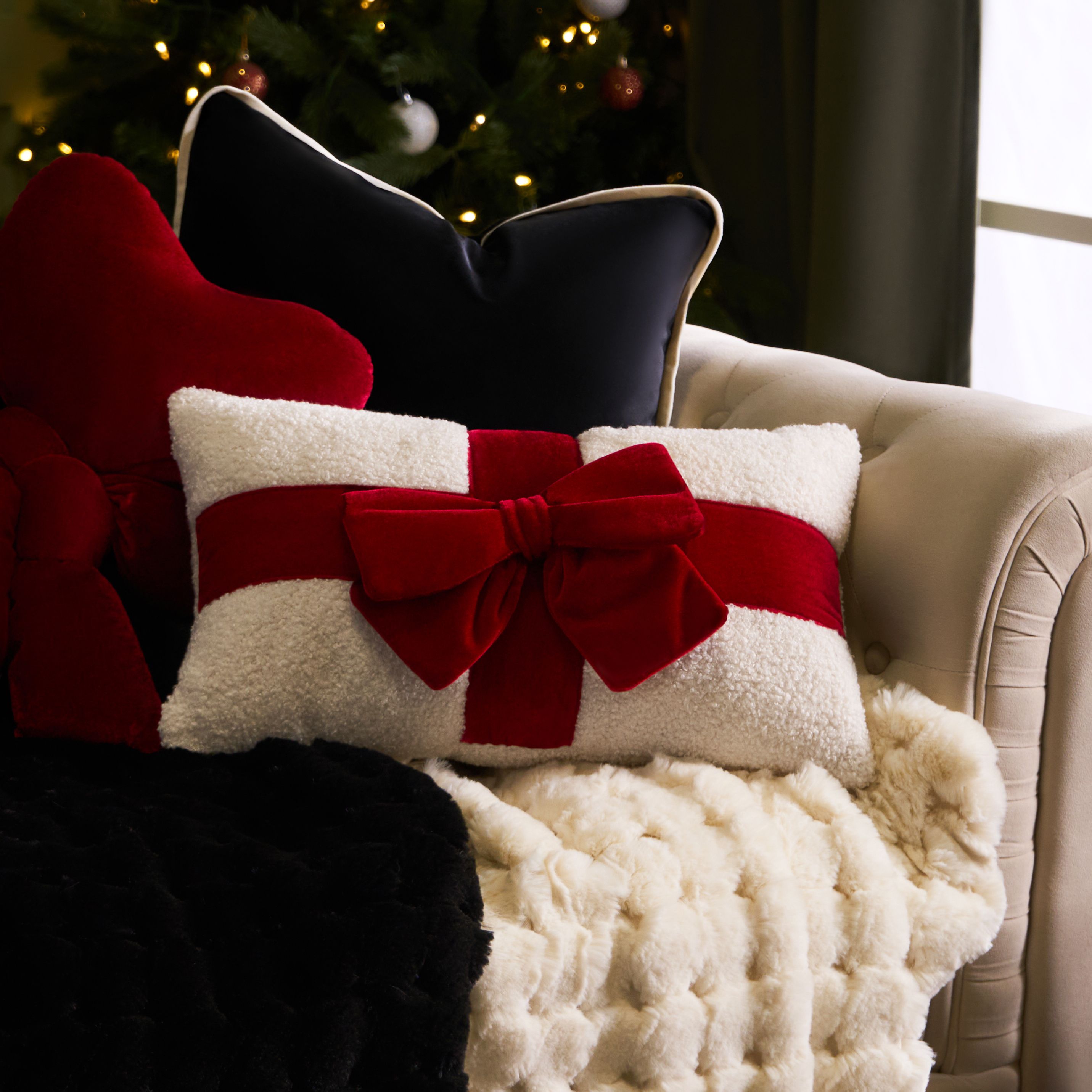 OHS Bow Wrapped Boucle Throw Pillow Scatter Cushion in Red