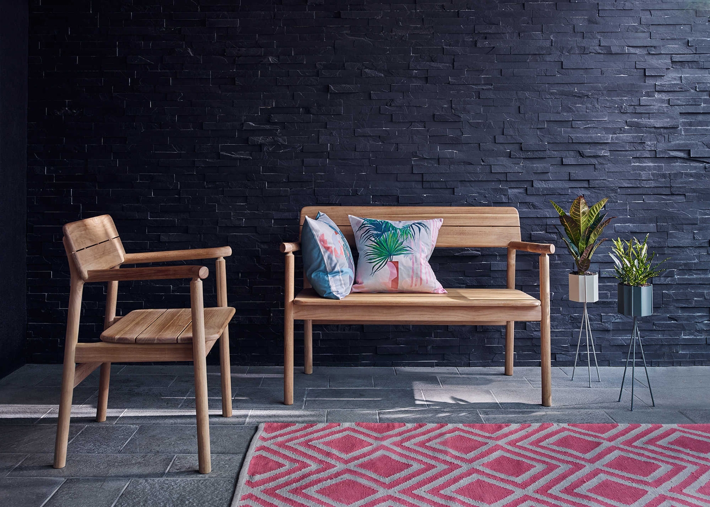 Case Tanso Teak Garden Bench