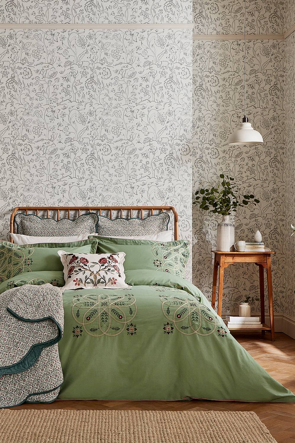 Morris & Co 'Brophy Embroidery Cotton' Duvet Cover Set in Green