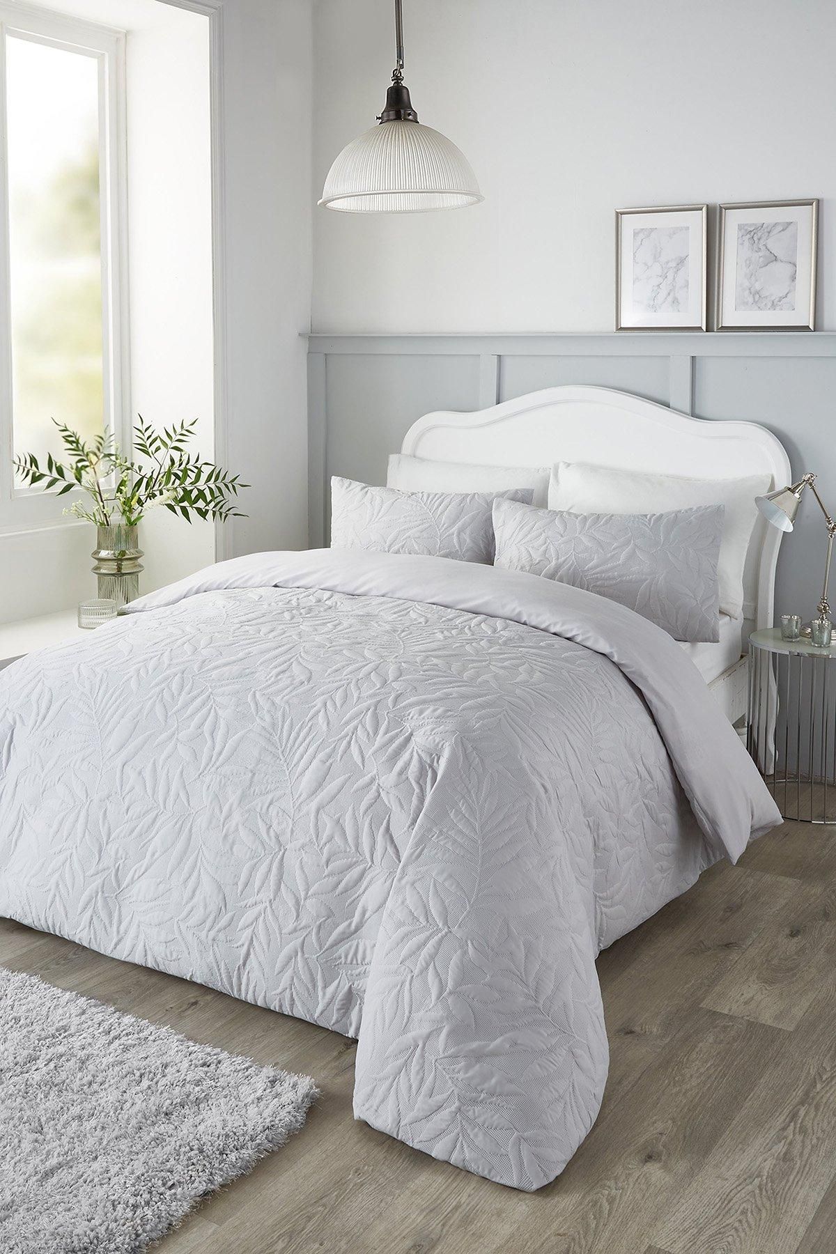 Serene 'Luana' Microfibre Pinsonic 3D Floral Design Duvet Cover Set in Silver