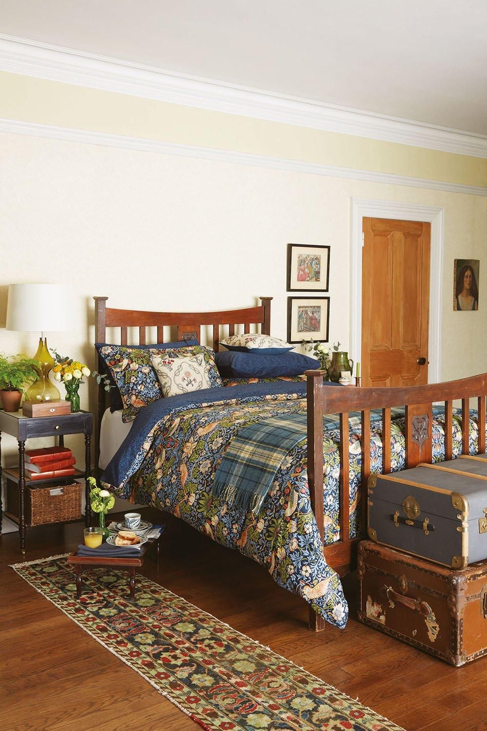 Morris & Co 'Strawberry Thief' Cotton Standard Pillowcase Pair in Blue 3