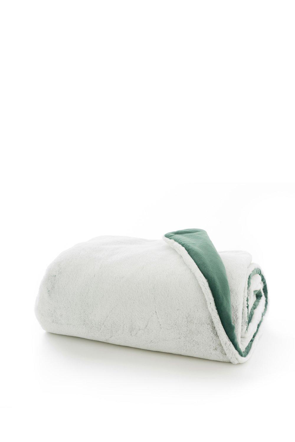Oregon Extra Large Premium Fur Throw