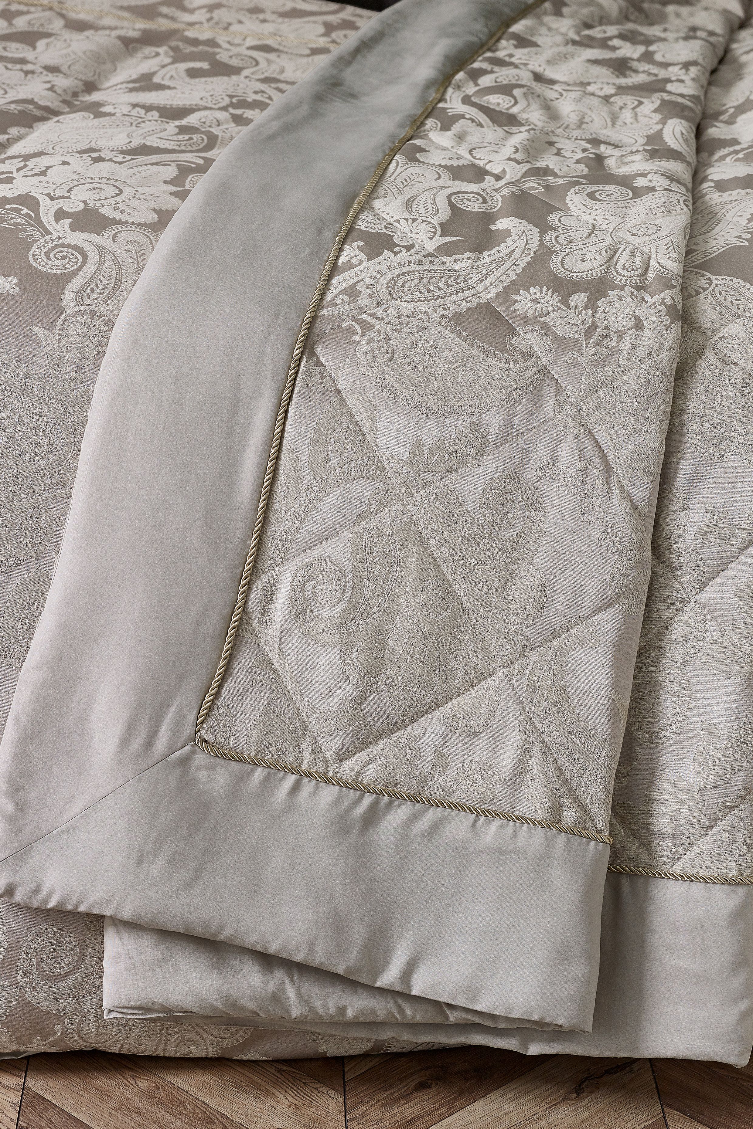 Catherine Lansfield 'Opulent Jacquard' Bedspread in Gold