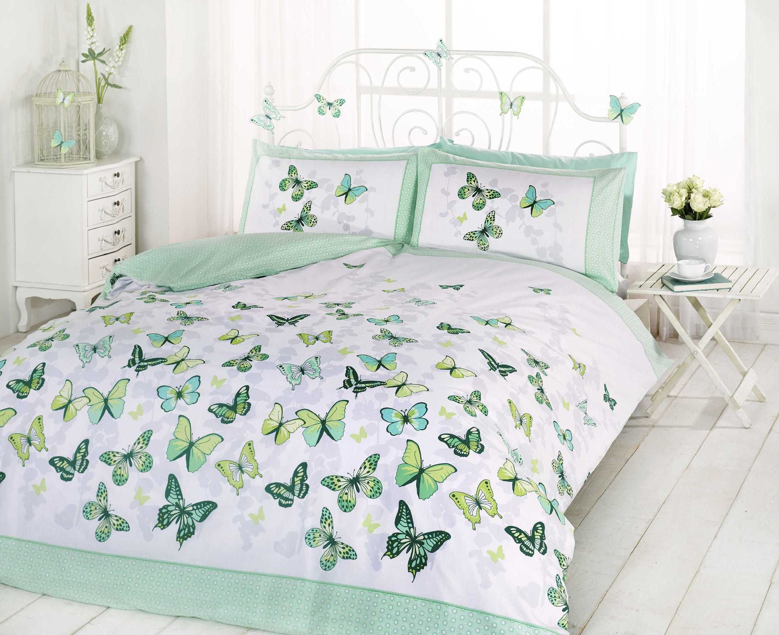 Rapport Home Butterfly Flutter Polycotton Duvet Cover With Pillowcase in Light Green