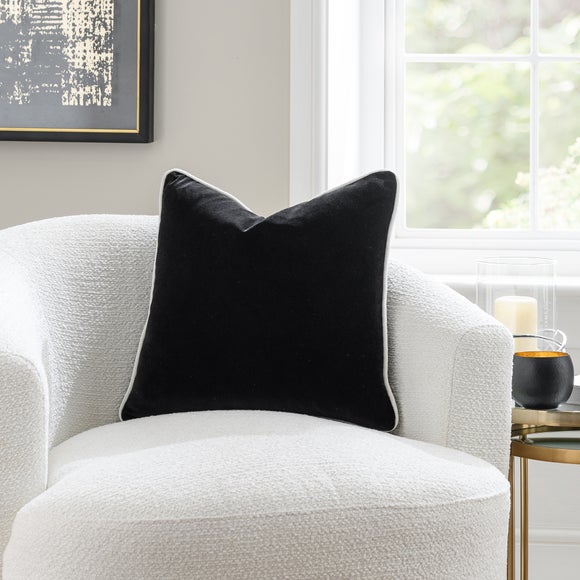 Clara Contrast Piping Cushion