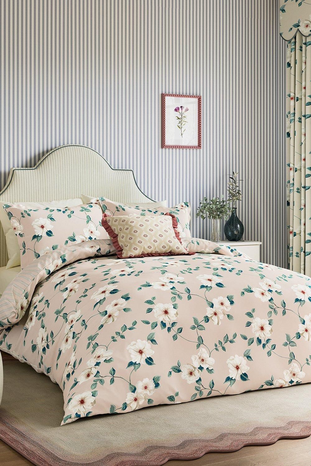 Sanderson 'Poets Rose' Cotton Duvet Cover Set in Pink