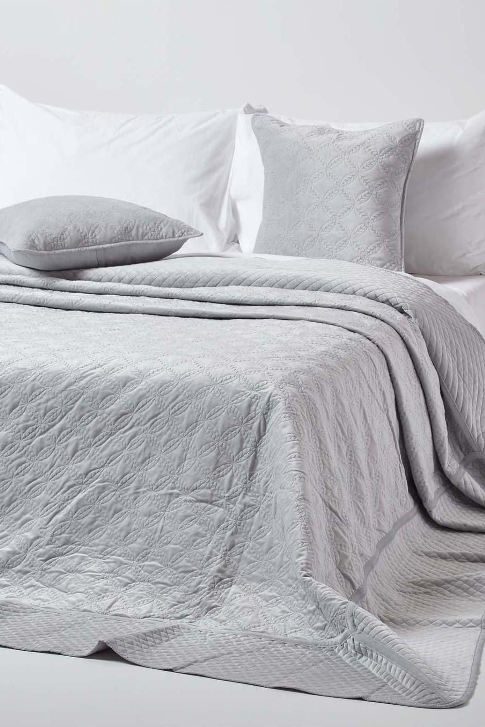 Homescapes Luxury Quilted Velvet Bedspread Geometric Pattern Throw in Grey