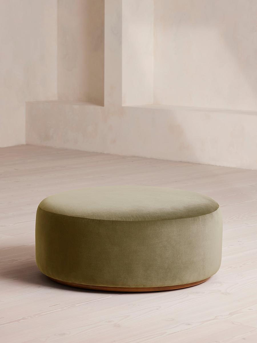 Aline Ottoman, Velvet, Lichen