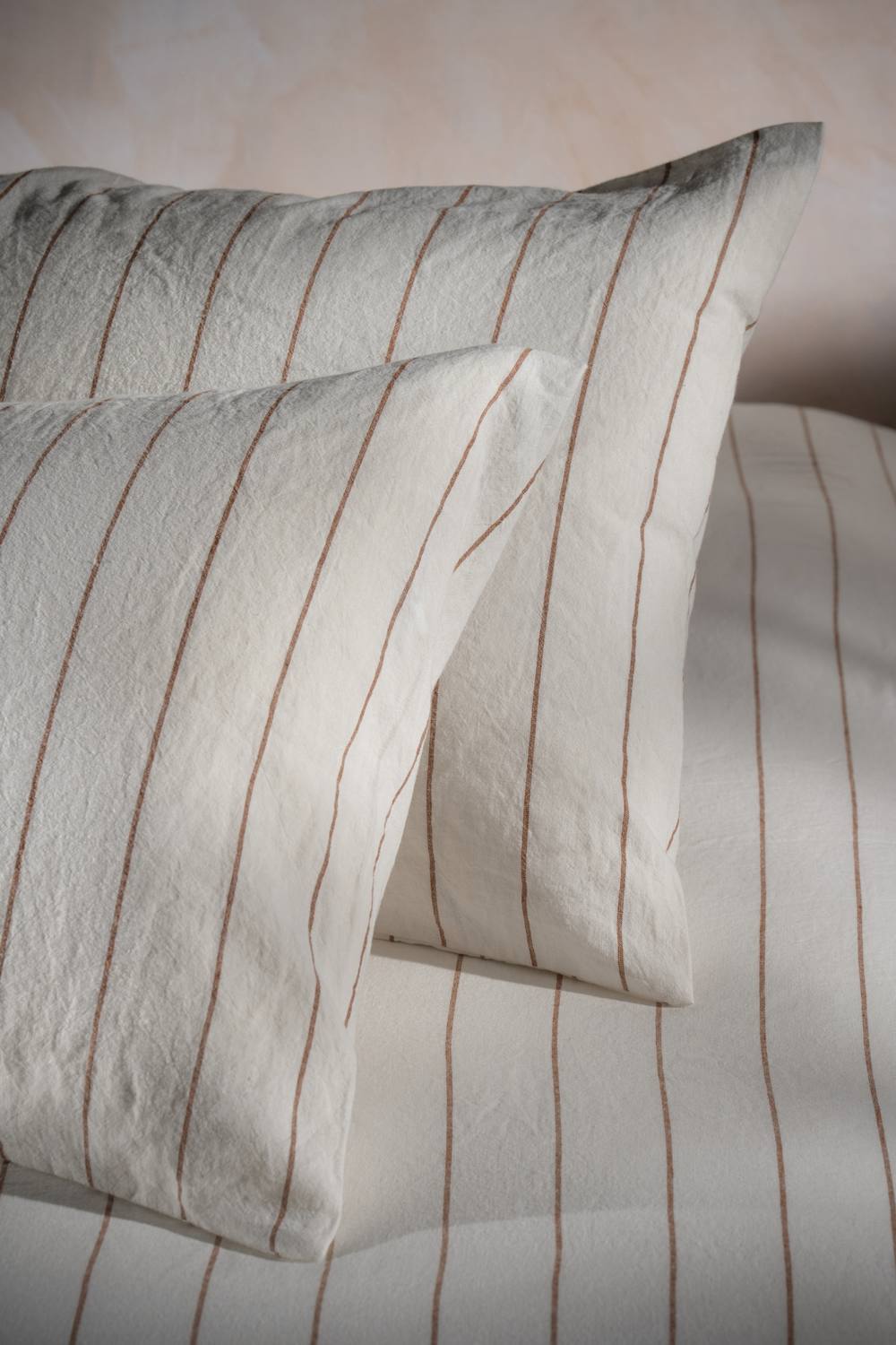 Soak&Sleep White/Burnt Orange Pinstripe Linen/Cotton Housewife Pillowcase Pair in White