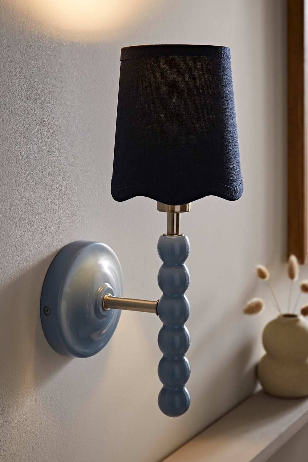 ValueLights Bobbins Pastel Bobble Wall Light & Navy Linen Shade & Bulb in Dark Navy