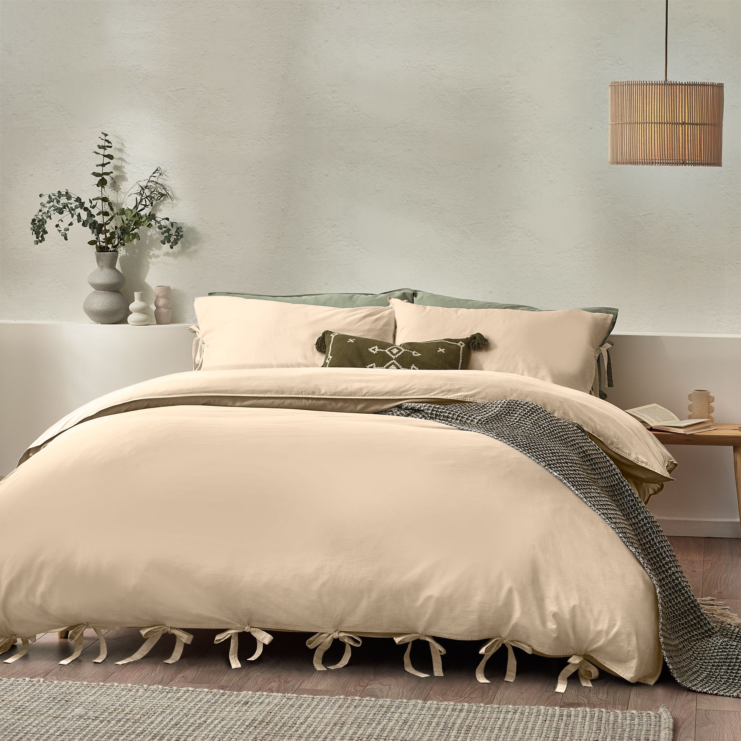 Yard Mallow Bow Tie 100% Cotton Duvet Cover Set in Beige