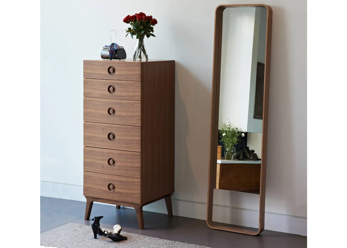 Case Valentine Tallboy Black Stain 2