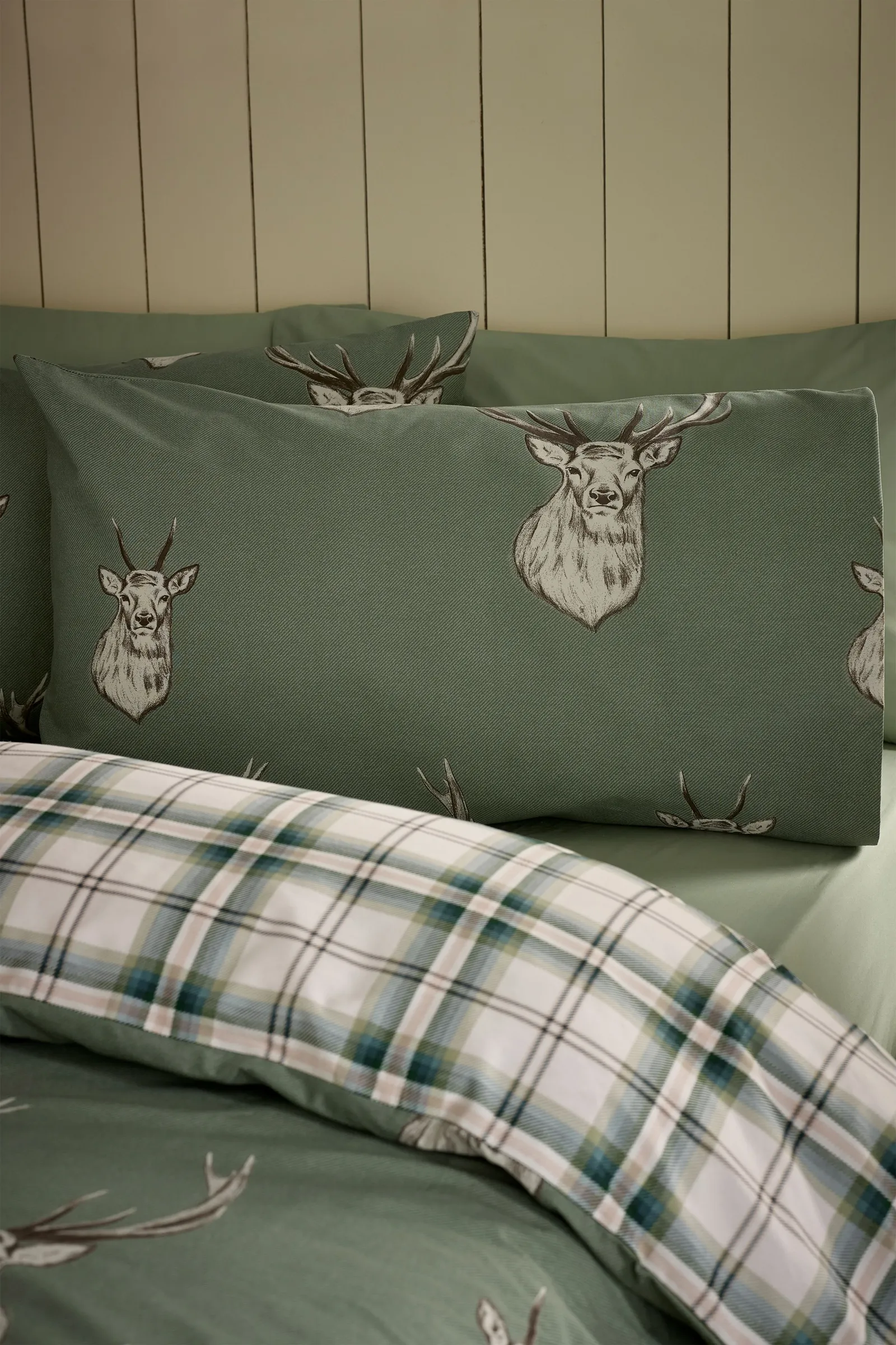 Catherine Lansfield 'Stag Check' Reversible Duvet Cover Set in Light Green 3