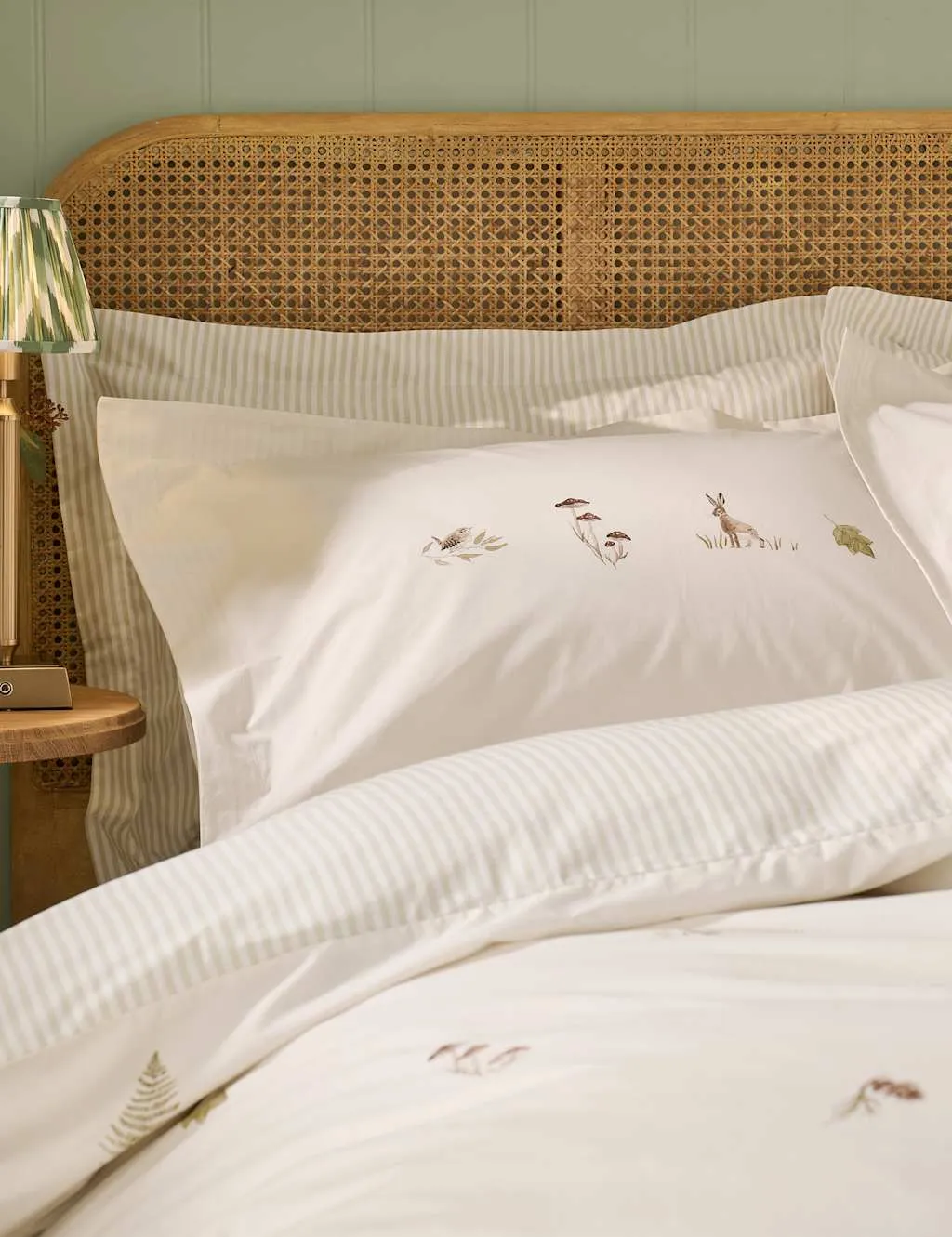 Sophie Allport Set of 2 Autumn Foraging Pillowcases Ivory Mix