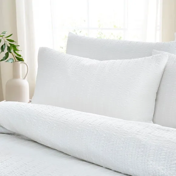 Finn Seersucker Standard Pillowcase Pair