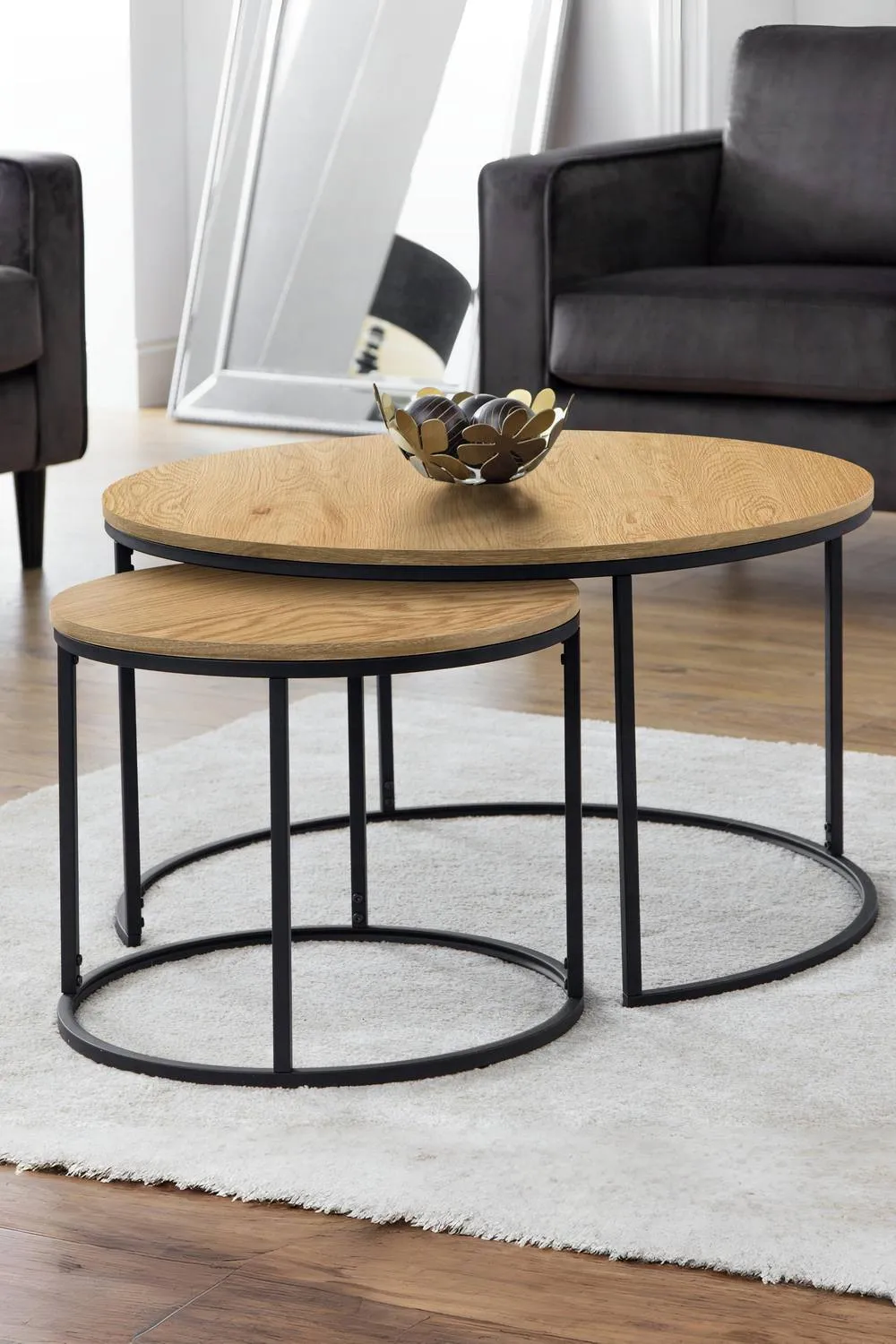 Julian Bowen Bellini Round Nest of 2 Coffee Tables in Light Oak 1