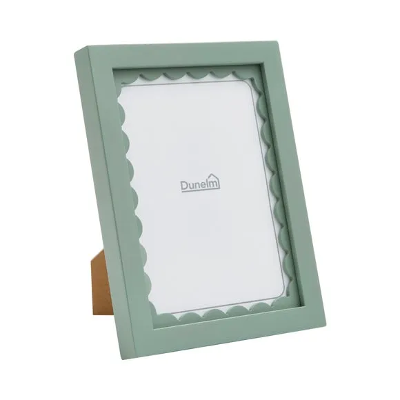 Remi Scalloped Photo Frame 3