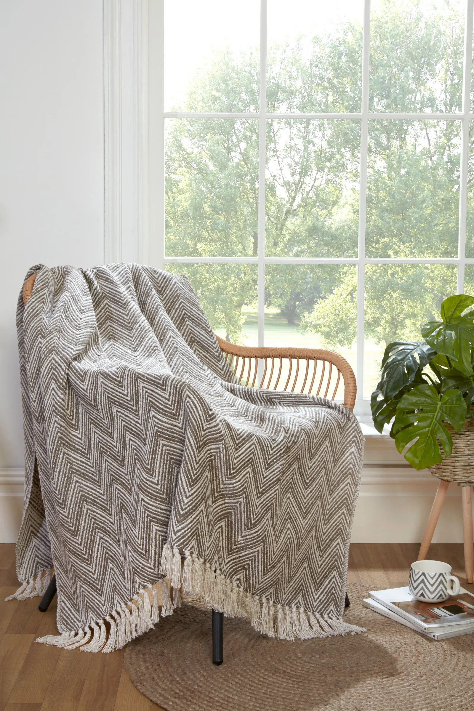 Portfolio Home Chester Zig Zag Geometric Throw Over Blanket with Tassels in Brown