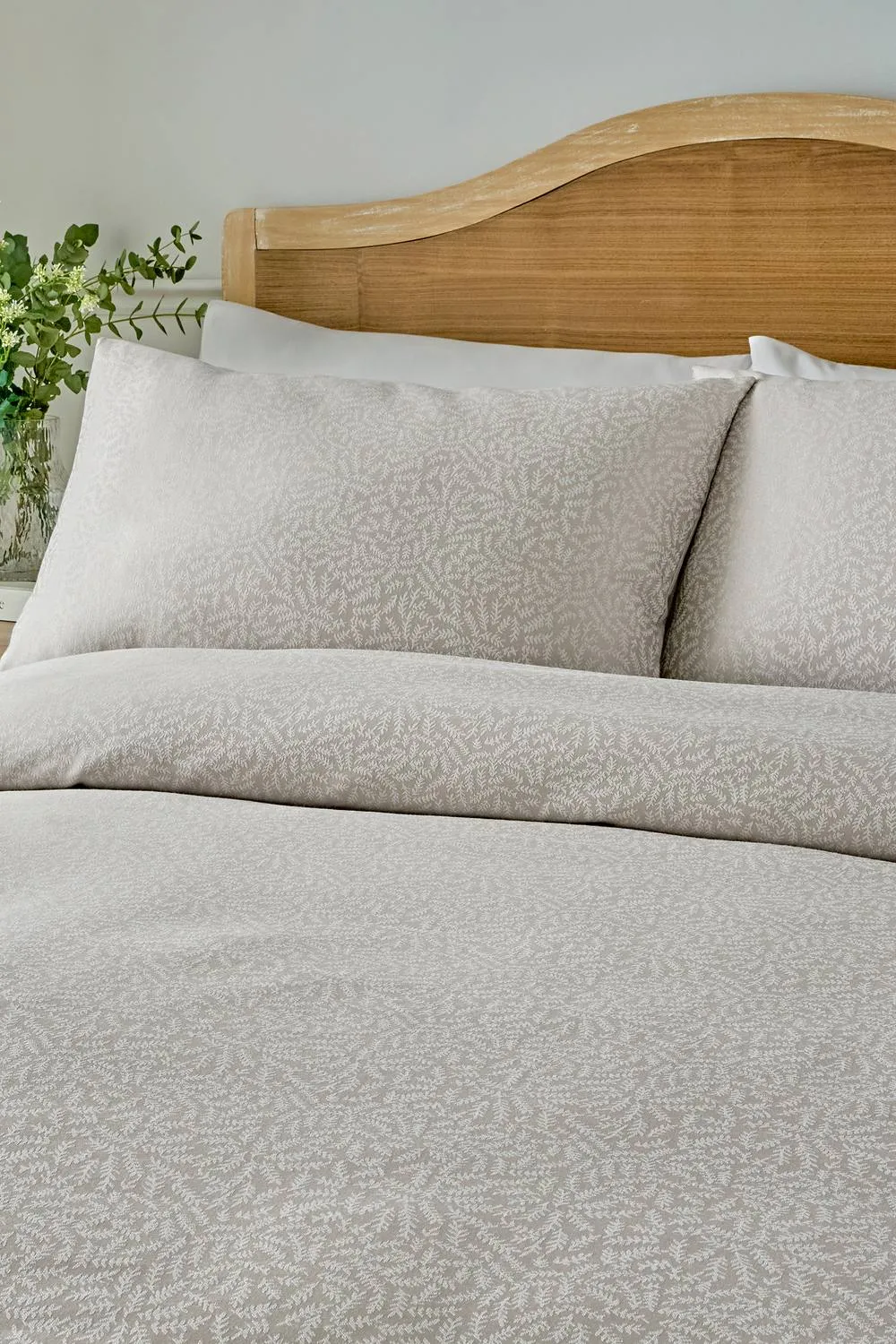 Dreams & Drapes 'Ditsy Leaf Jacquard' Woven Jacquard Duvet Cover Set in Natural 2