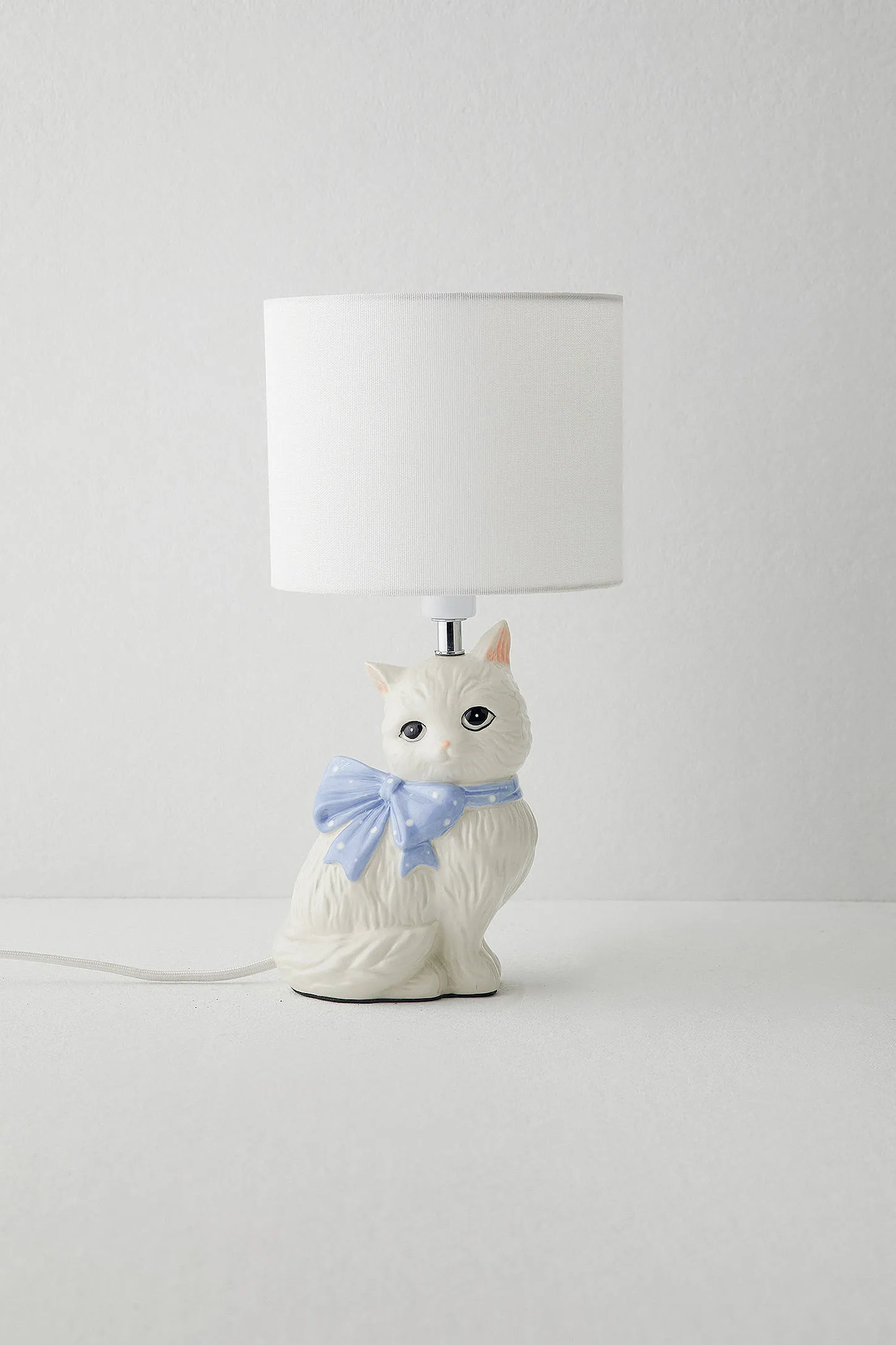 Adelaide Kitsch Cat Table Lamp - White 3