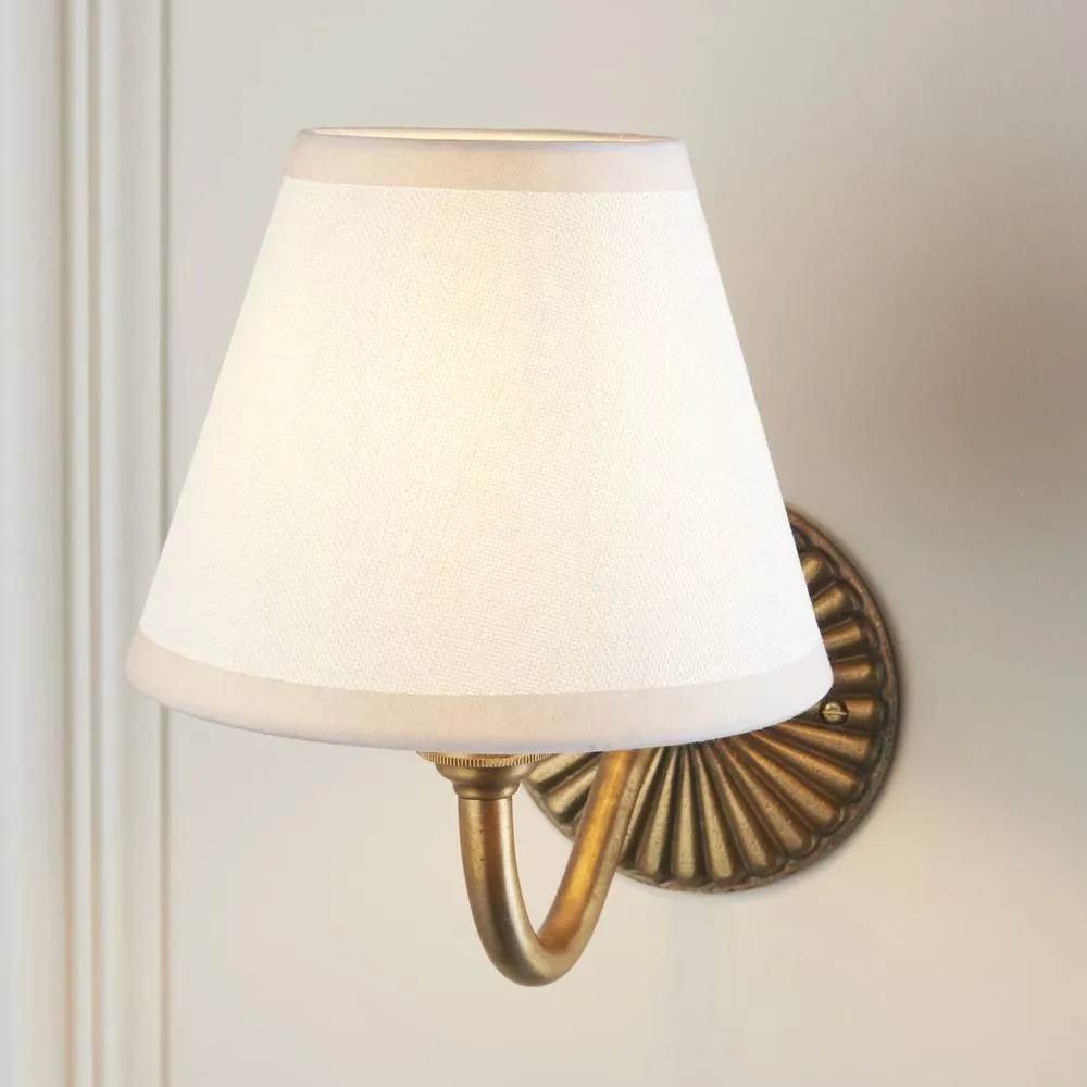 Netlighting Dahlia Curve & Ivy 16cm Wall Lamp Antique Brass Vintage White in Gold 5