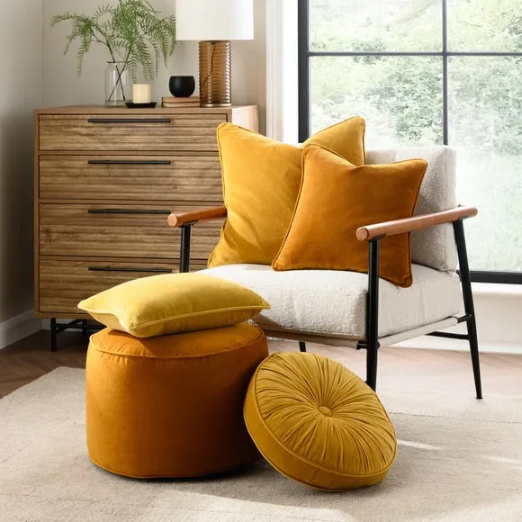 Clara Round Cushion 3