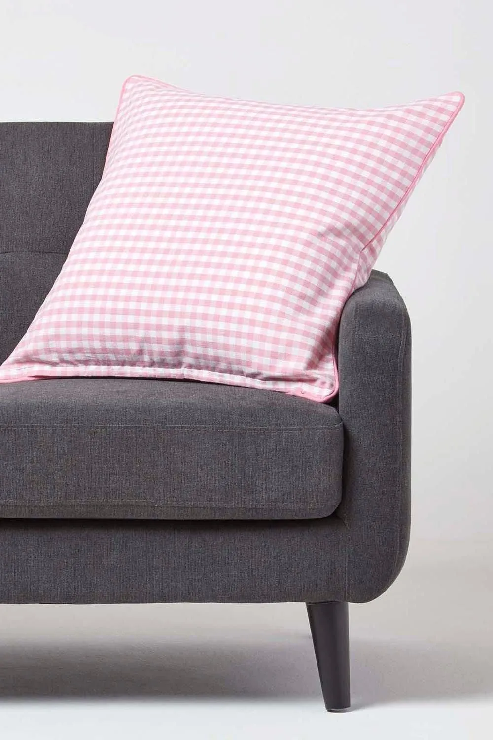 Homescapes Cotton Gingham Check Cushion Cover in Pink 2