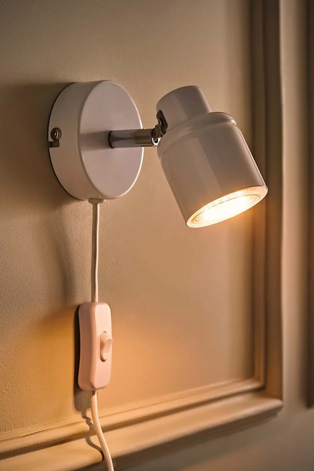 ValueLights Benton Single Adjustable Plug In Spotlight Wall Light in Silver 2