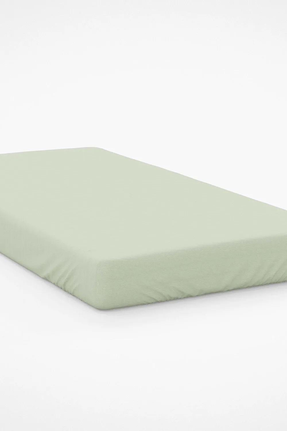 Belledorm Easy Care 200 Thread Count Cotton Polyester Percale 28cm Fitted Sheet in Pale Green 1