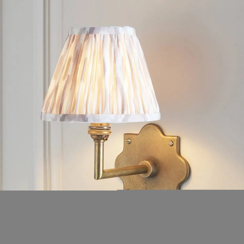 Netlighting Anvil Angle & Ikat 16cm Wall Lamp Antique Brass Neutral Print in Gold 2