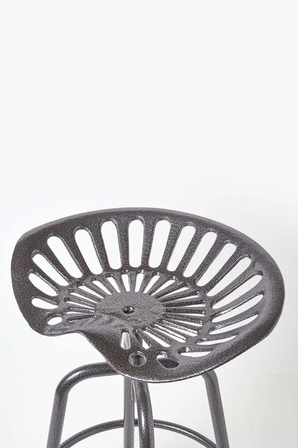 Homescapes Vintage Style Metal Adjustable Tractor Seat Bar Stool in Grey 3
