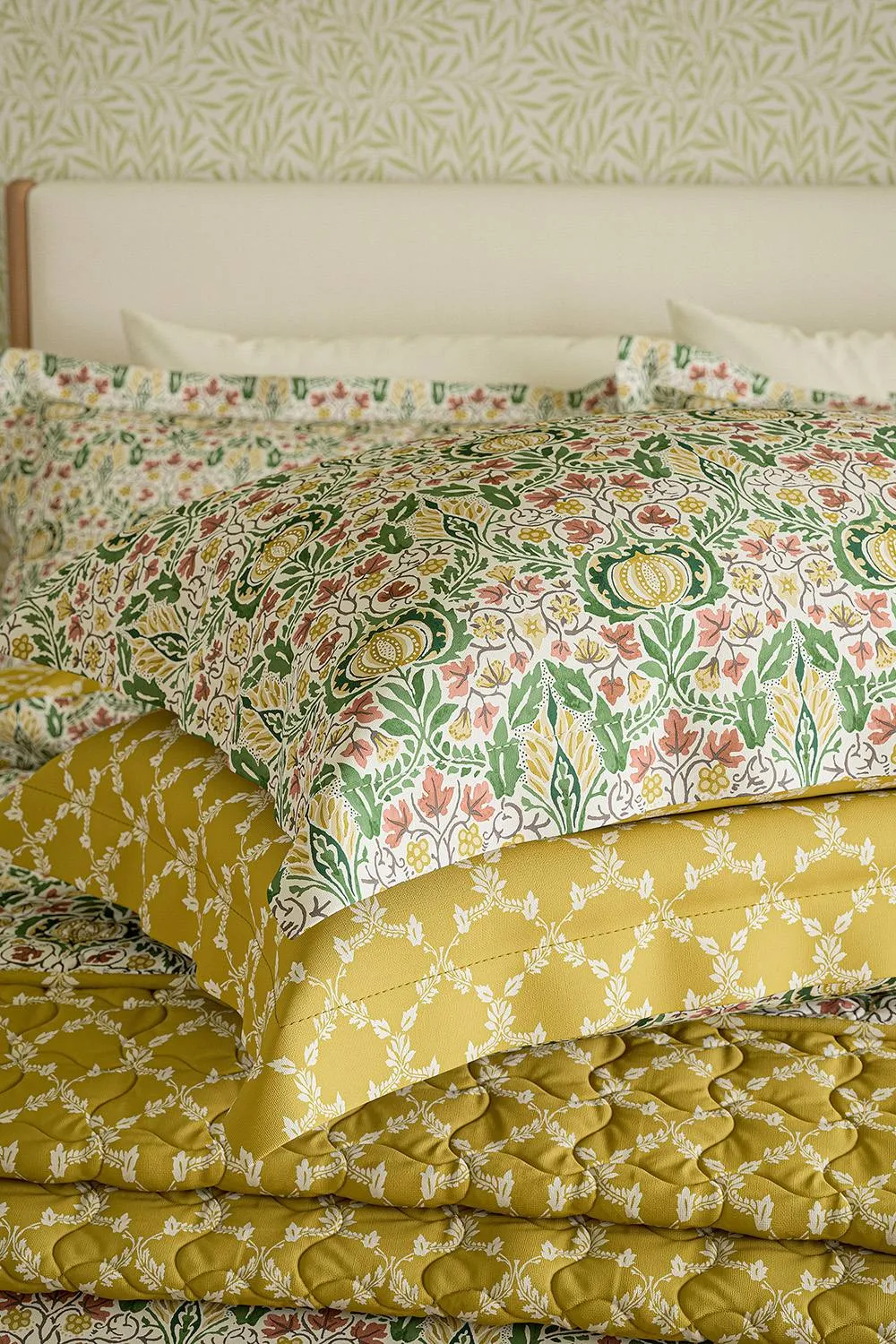 Morris & Co 'Little Chintz' Cotton Percale Duvet Cover Set in Green 4