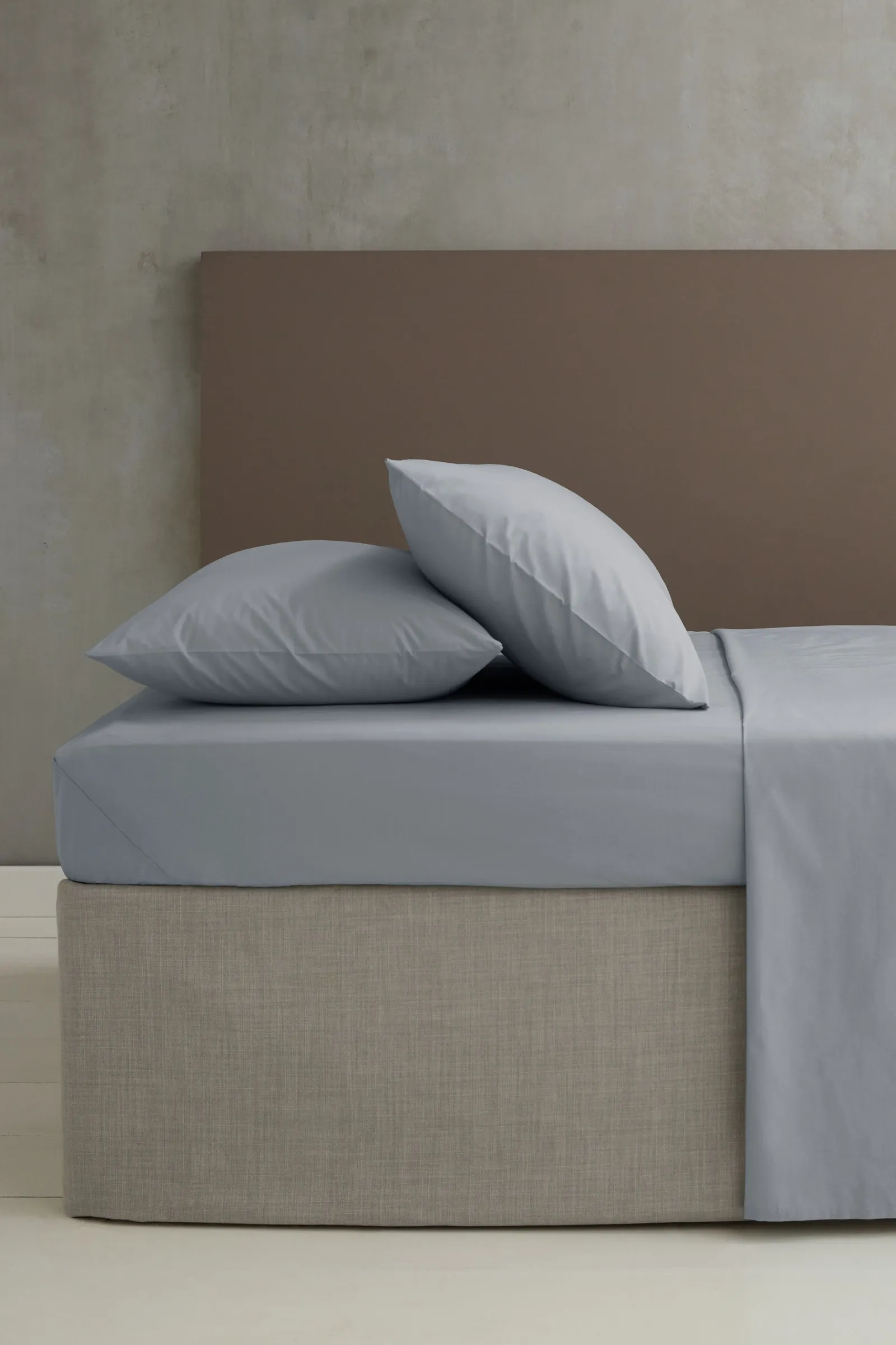 Catherine Lansfield 'Easy Iron Percale' Combed Polycotton 25cm Depth Sheet in Grey 1