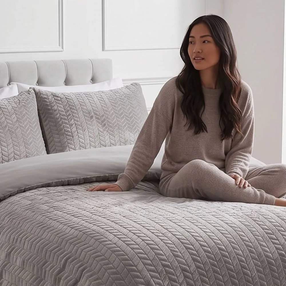 Rapport Home Chevron Faux Teddy Polyester Fleece Duvet Cover Set with Pillowcase in Silver 6
