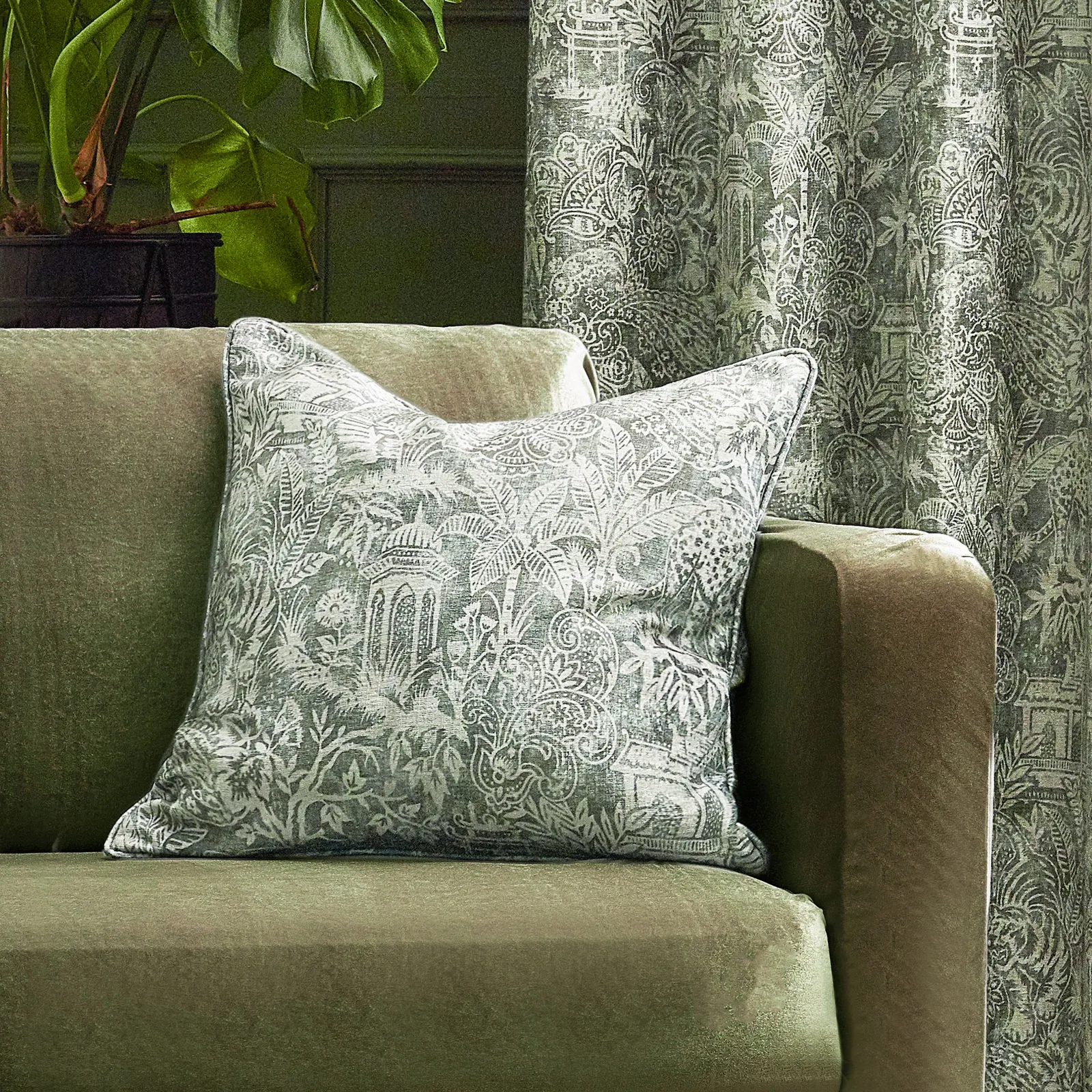 Wylder Tropics Bengal Chenille Polyester Filled Cushion in Light Green
