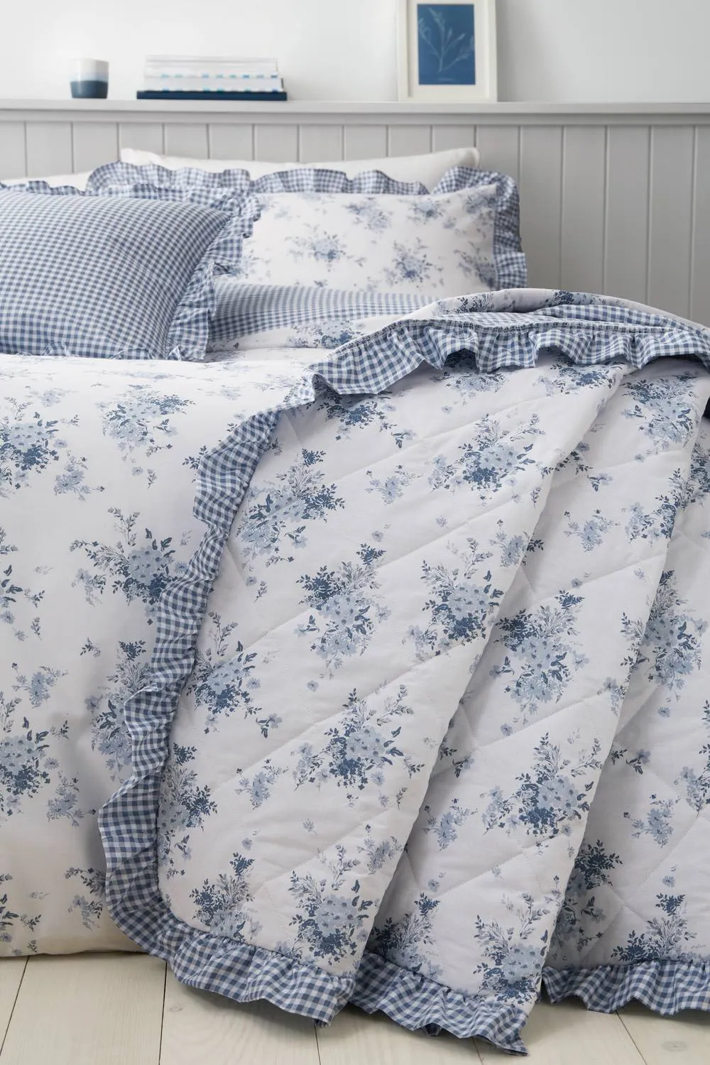 Catherine Lansfield 'Lucie Floral Frill' Fully Reversible Bedspread in White