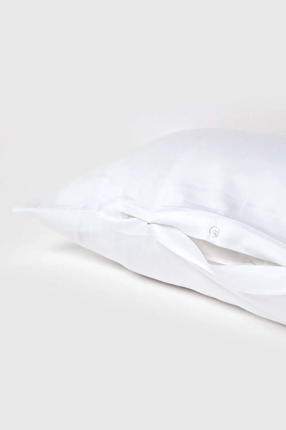 Homescapes V Shaped Pillowcase Sateen Cotton 400 Thread Count in White 3