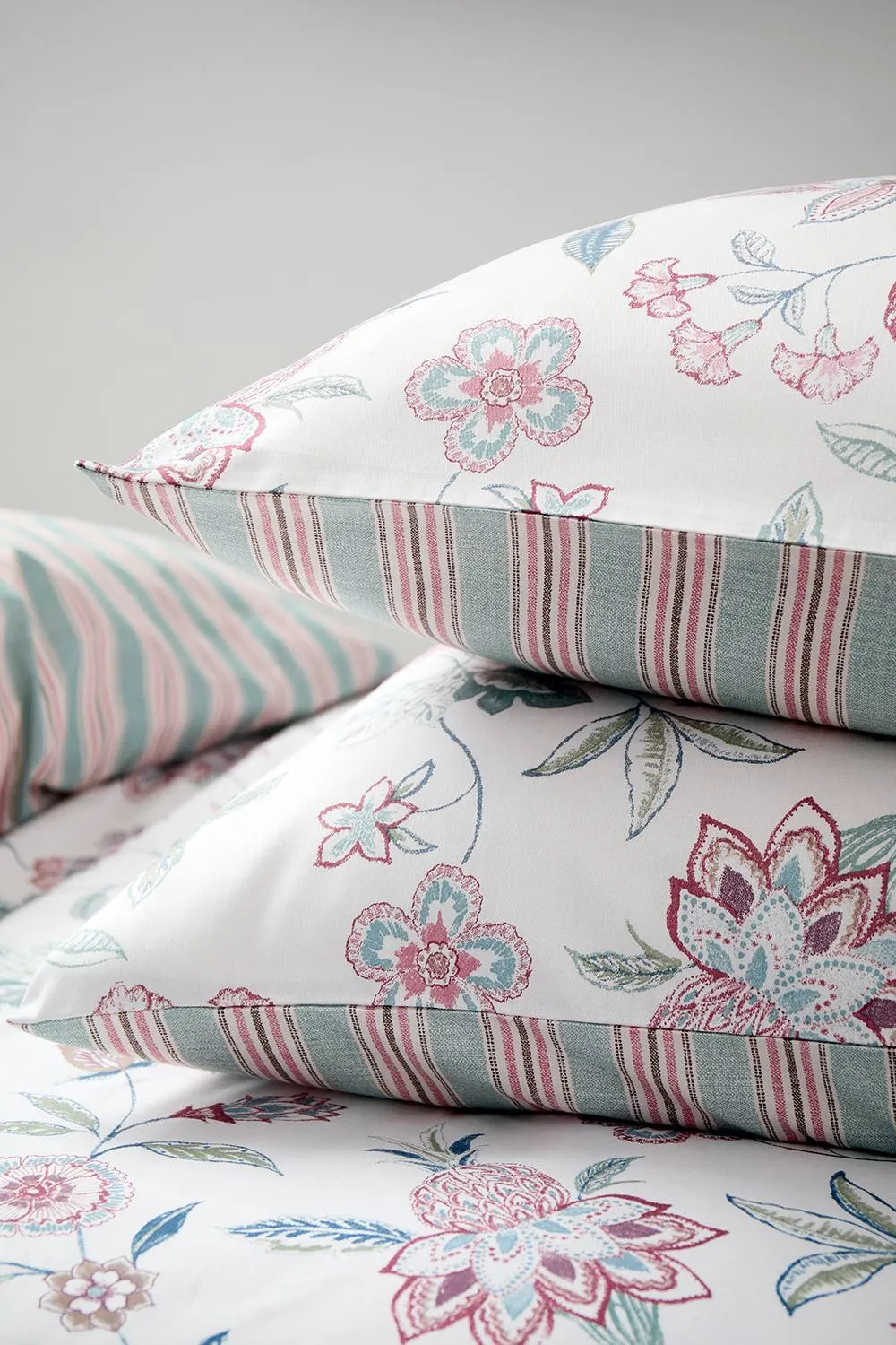CHRISTY 'Kew' Floral Stripe Reversible Cotton Sateen Pillowcase Pair in Blue