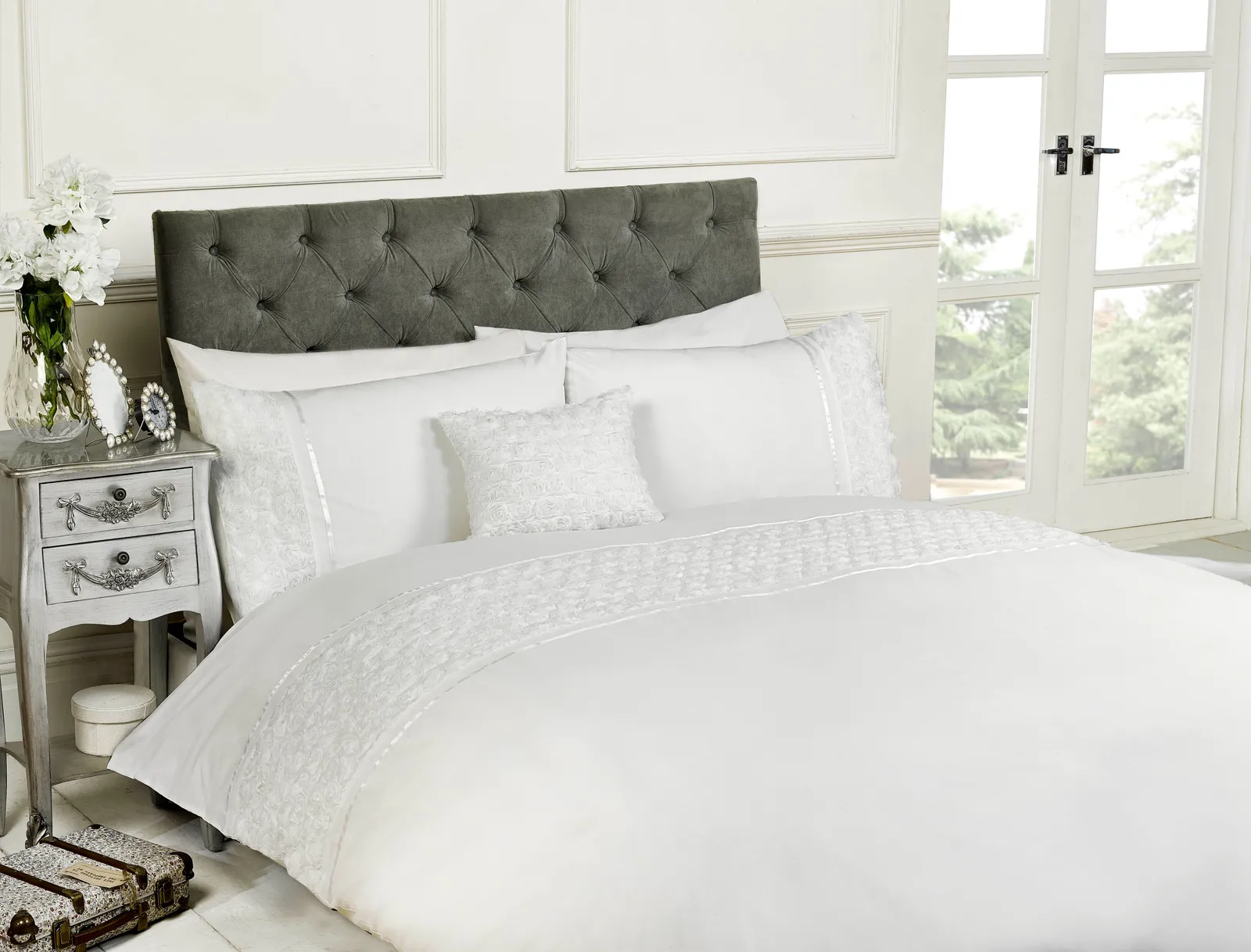Rapport Home Limoges Polycotton Floral Duvet Cover Set with Pillowcase in White 1