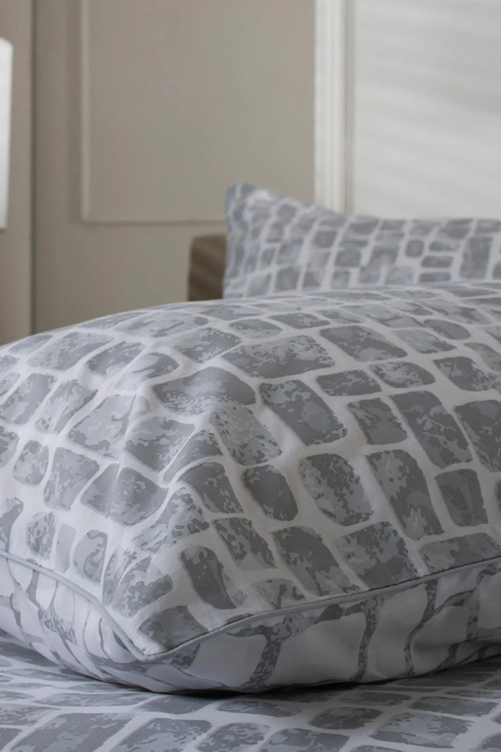 The Lyndon Company Tulle Extrasoft 100% Cotton Breathable Duvet Cover Set in Grey 3