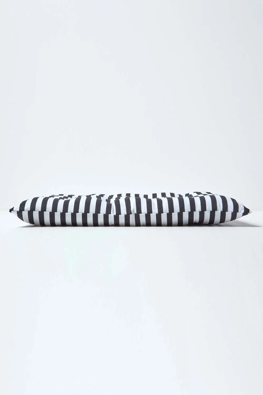 Homescapes Set of 4 Black & White Stripe Seat Pad with Straps 40 x 40 cm 5
