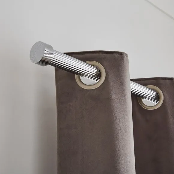 Trinity Ribbed Extendable Metal Eyelet Curtain Pole 4
