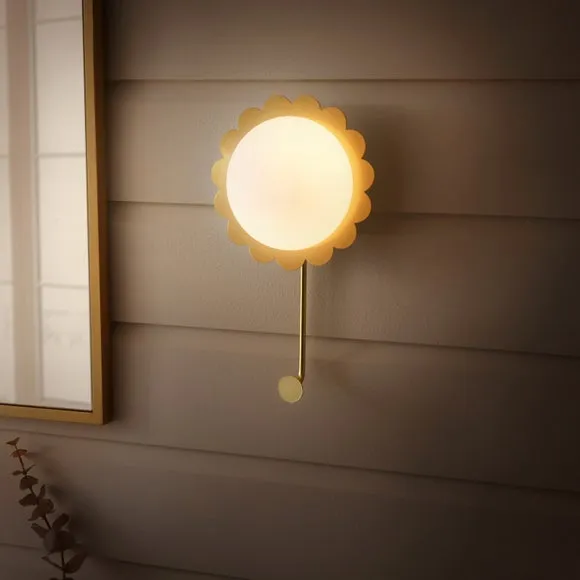 Scallop Bathroom Hook Wall Light 2