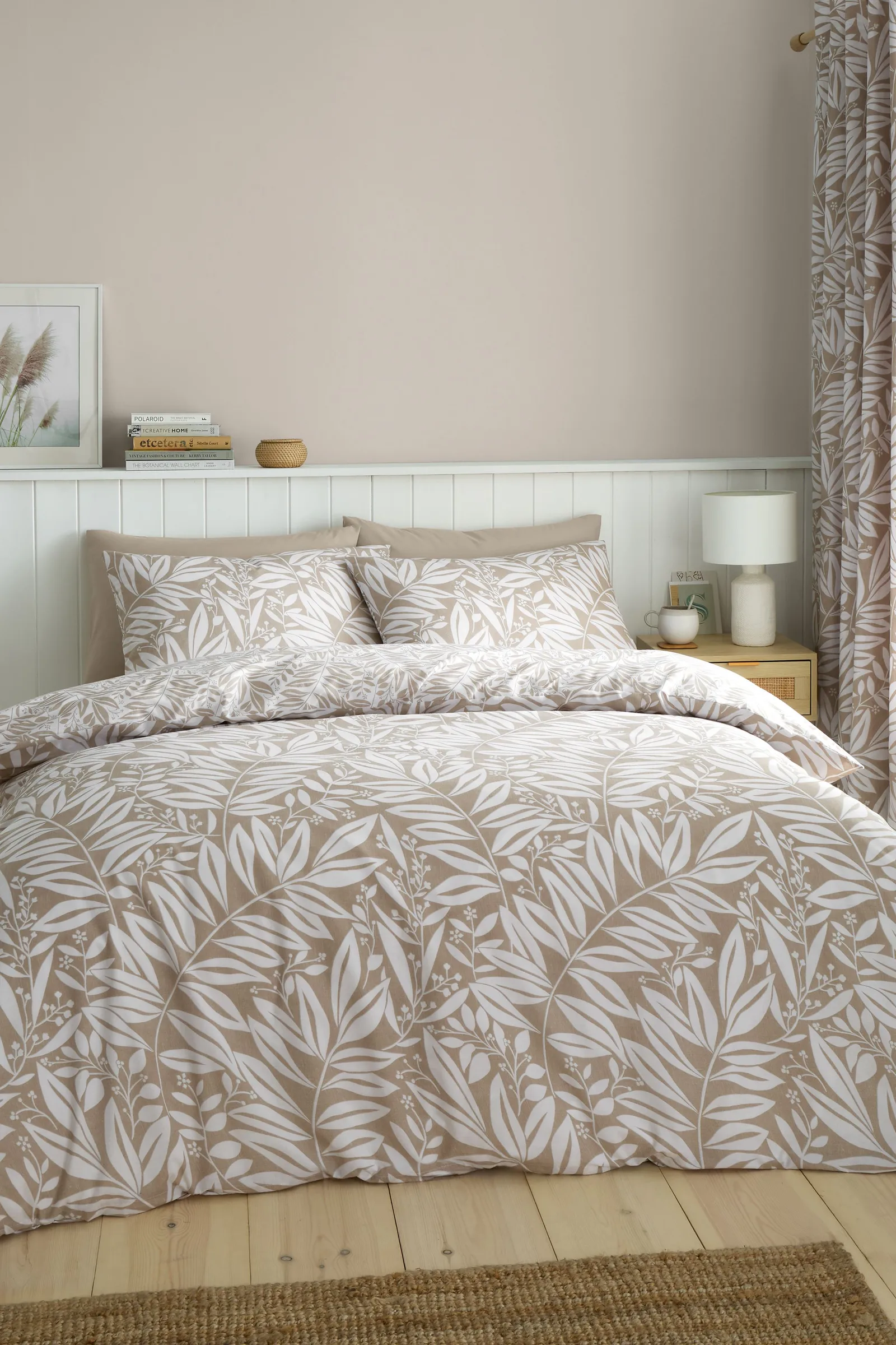 Catherine Lansfield 'Sorrel Leaf' Reversible Duvet Cover Set in Natural 1