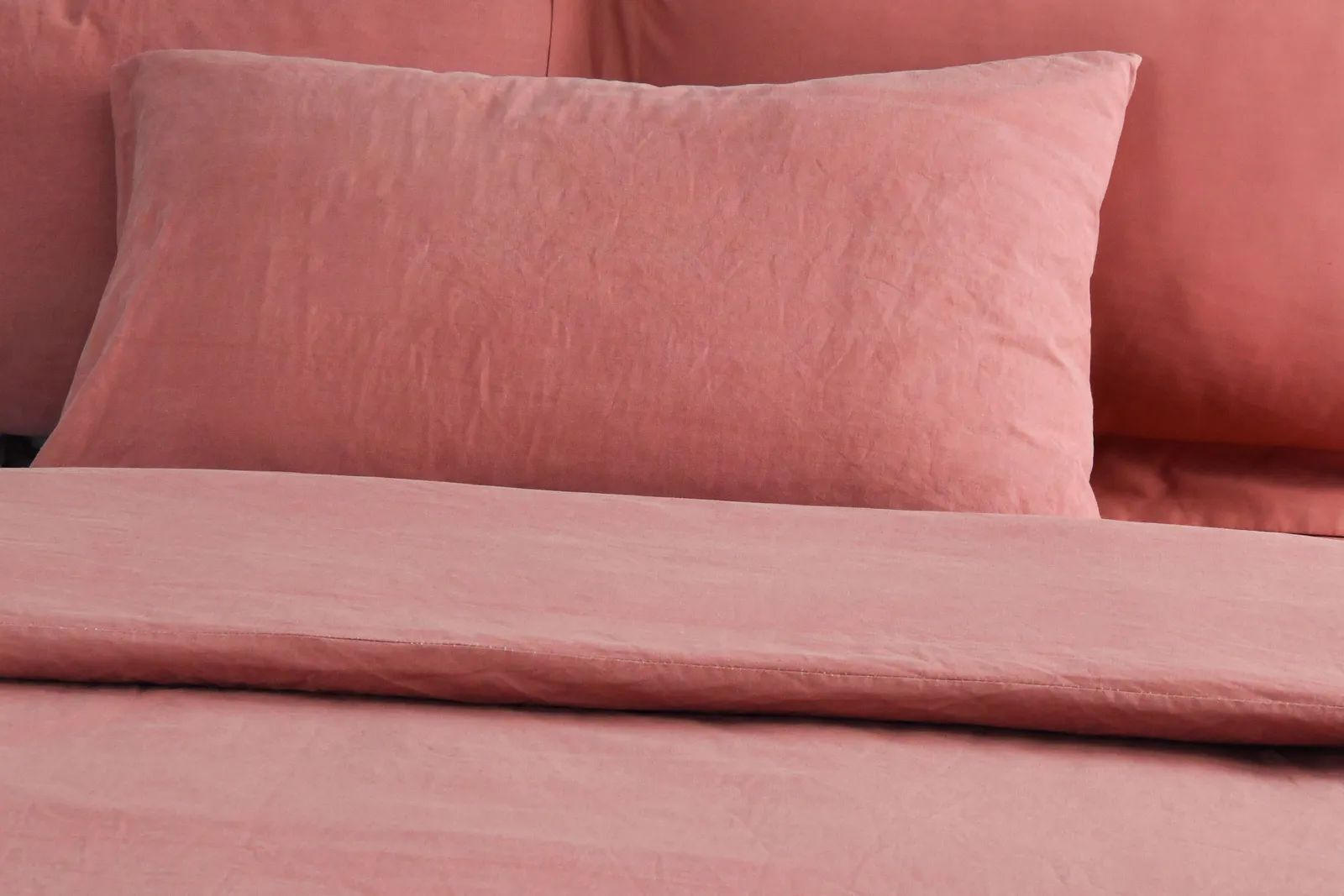 Smart Living Elegant 100% Cotton Housewife Pillowcases - Soft, Durable, & Breathable in Rose 2