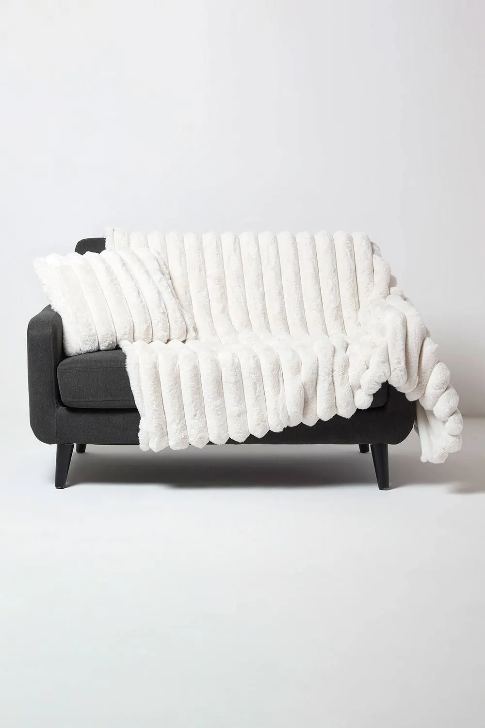 Homescapes Faux Fur Ribbed Cushion, 45 x 45cm in Natural 6
