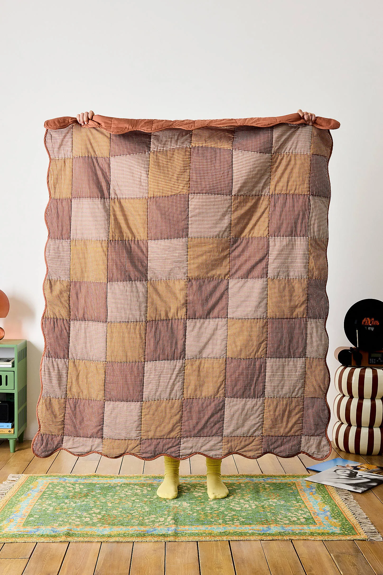 Check Scallop Quilted Throw