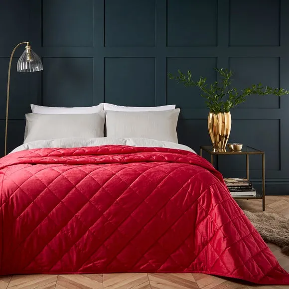 Castleton Quilted Bedspread 1