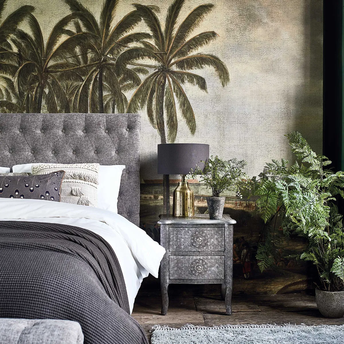 Zinnia Bedside