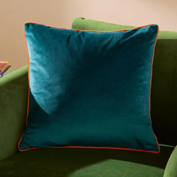 Furn. Square Cushion 1